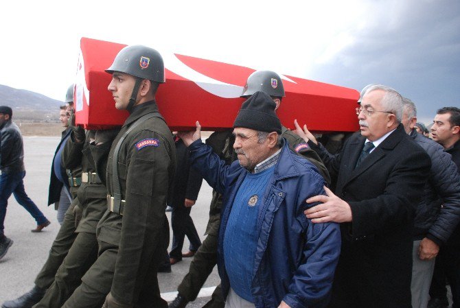 Şehit Uzman Çavuş Karadavut, Son Yolculuğuna Uğurlandı