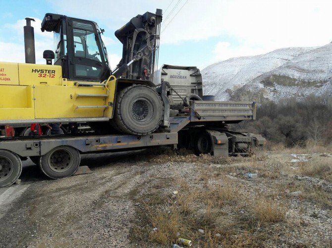 Çekiciyle Polisten Kaçarken Uçurumun Kenarında Asılı Kaldı