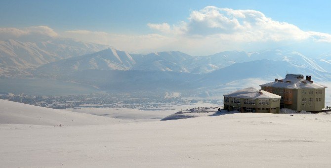 Nemrut Kayak Tesisi Kayakseverleri Bekliyor