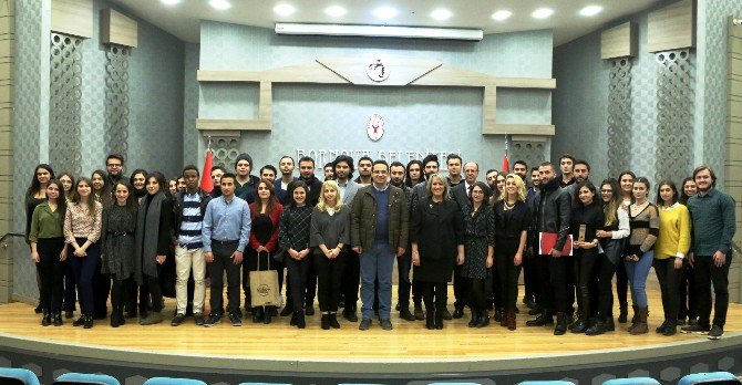 Gençlerin Fikirleri Bornova’da Hayat Buluyor