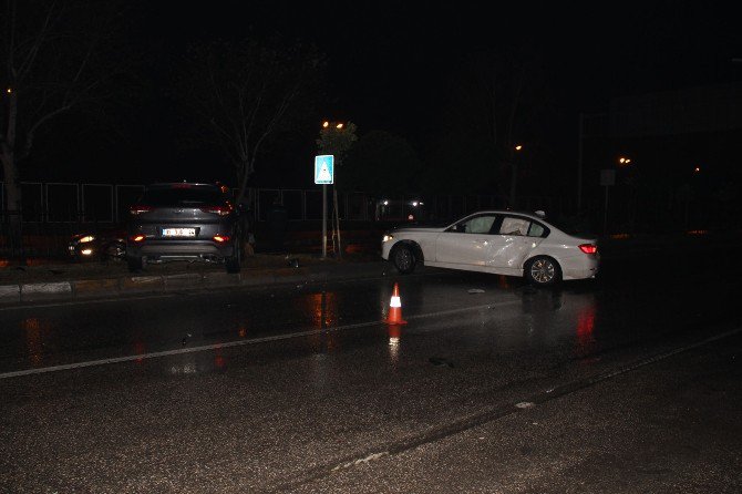 Adana’da Maddi Hasarlı Zincirleme Trafik Kazası