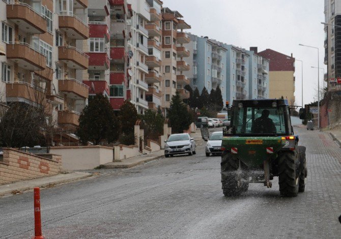 Edirne Belediyesi Ekipleri Tuzlama Çalışmalarına Başladı