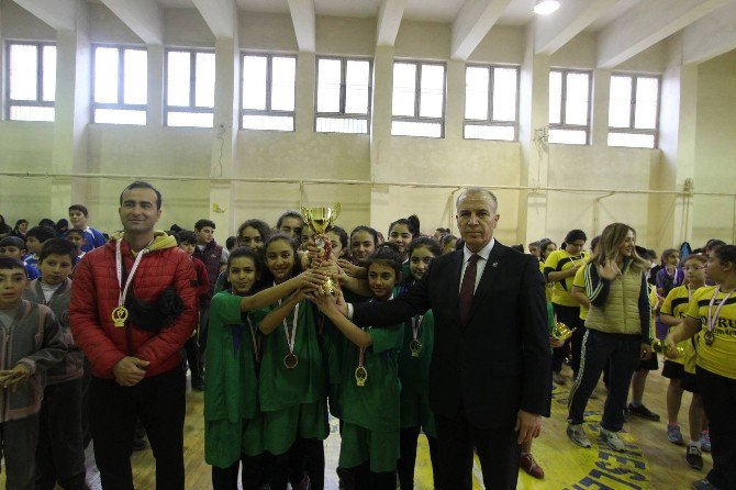 Küçüklerde Basketbolun Şampiyonları Belli Oldu