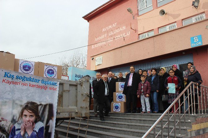 Okul Harçlıklarını Halep’e Gönderdiler