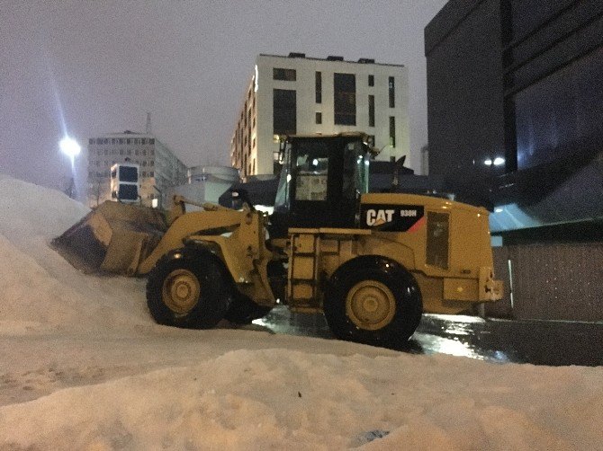 İstanbul’da Karla Karışık Yağmur Gece Boyunca Etkili Oldu