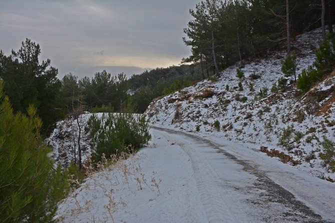 Bergama’da Kar Hayatı Felç Etti