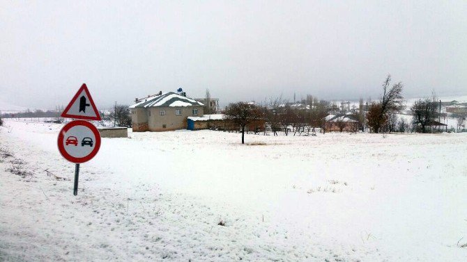 Kahramanmaraş’ta Kar Hayatı Olumsuz Etkiliyor