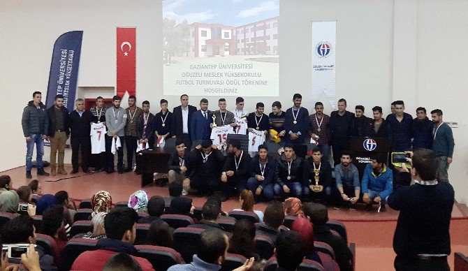 Oğuzeli Myo’da Geleneksek Futbol Turnuvası Düzenlendi