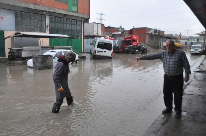 Sakarya’da Sanayi Sular Altında Kaldı