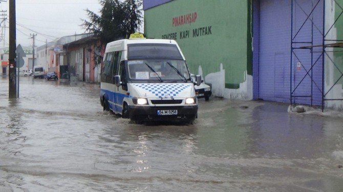 Sakarya’da Sanayi Sular Altında Kaldı