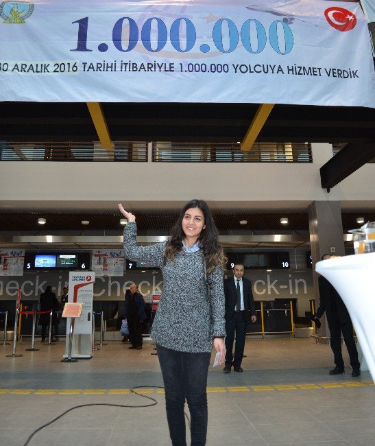 Ordu-giresun Havalimanında ‘1 Milyonuncu Yolcu’ Heyecanı