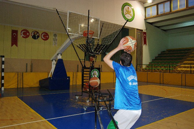 Nba’da Gördüklerini Hurda Ve Atık Malzeme İle Yaptılar