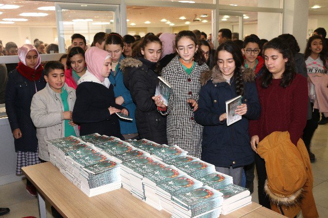 Yahyalı’da “Asım’ın Nesli Ve Ustaları" Konulu Konferans Düzenlendi