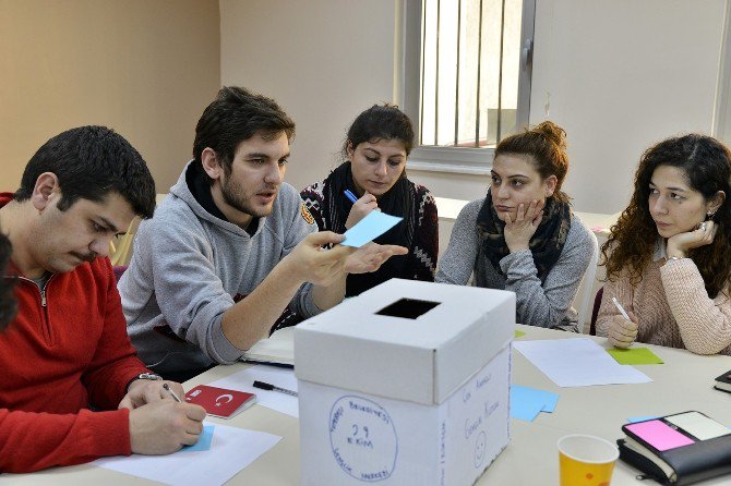 Tepebaşı Gençlik Merkezlerindeki Eğitimlerden 2 Bin 651 Kişi Faydalandı