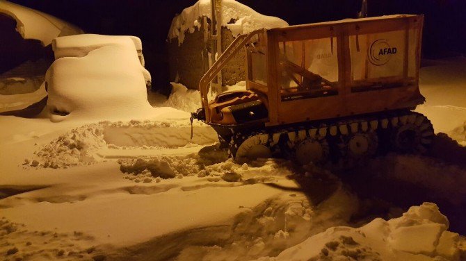 Mahsur Kalan 87 Yaşındaki Kadını Afad Kurtardı