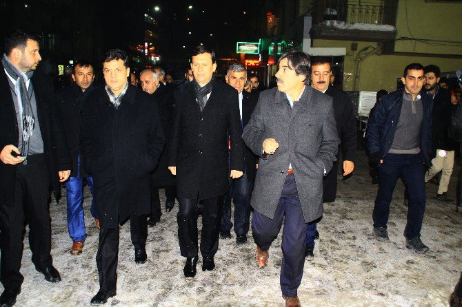 Ak Parti Heyeti Hakkari’de