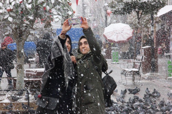 Edirne’de Kar Etkisini Arttırdı