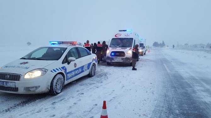 İşçi Servisi Takla Attı: 10 Yaralı