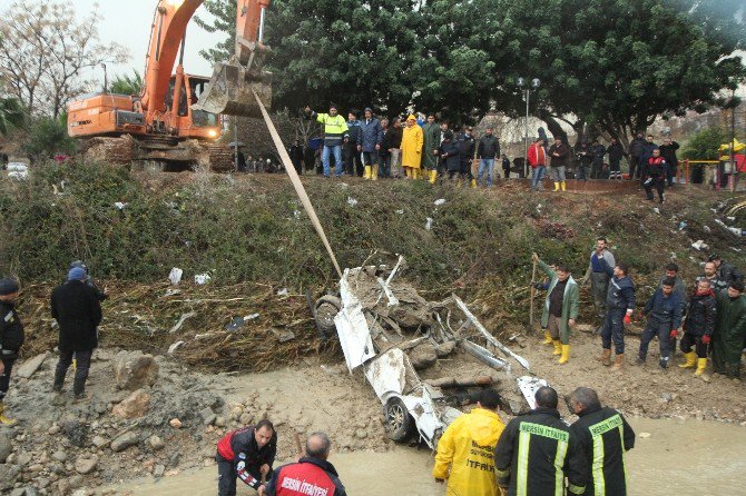 Mersin’de Selde Hayatını Kaybeden Çiftin Otomobiline Ulaşıldı