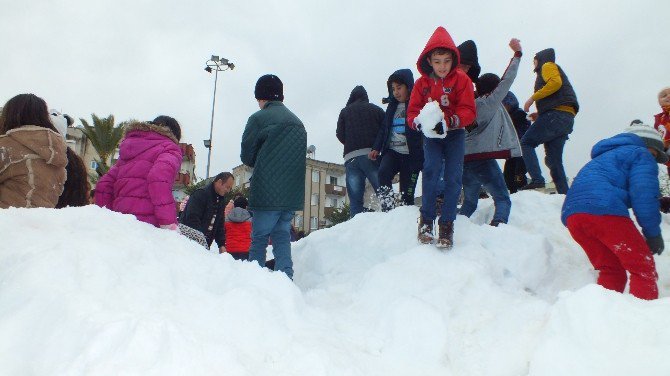 Anamur’da Kar Sevinci