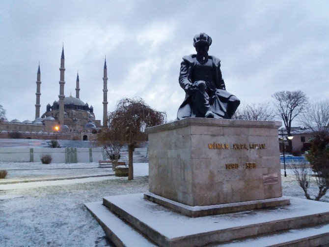 Selimiye Camii Beyaz Gelinliği Giydi