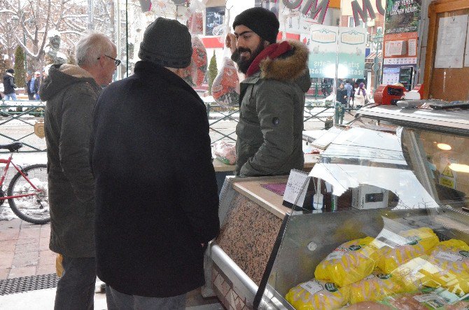 Yılbaşı Alışverişi Esnafın Yüzünü Güldürdü