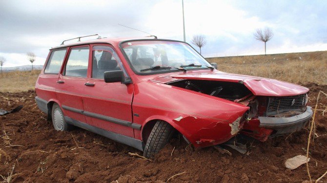 Gemerek’te Trafik Kazası: 2 Yaralı