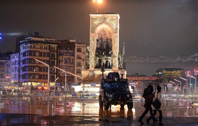 Taksim İstiklal Caddesi’nde Yoğun Güvenlik Önlemi