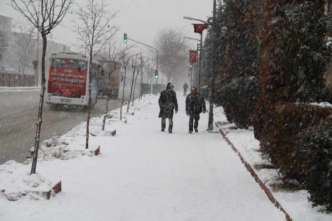 Yozgat’ta Karla Mücadele Devam Ediyor