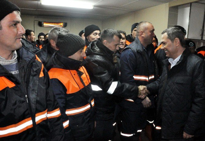 Başkan Uysal Şantiyelerdeki İşçilerin Yeni Yılını Kutladı