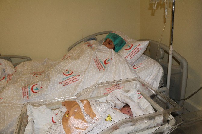 Yeni Yılın İlk İkizleri Ağrı’da