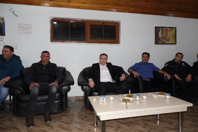 Kaymakam Zadeleroğlu Yeni Yılı Polislerle Karşıladı