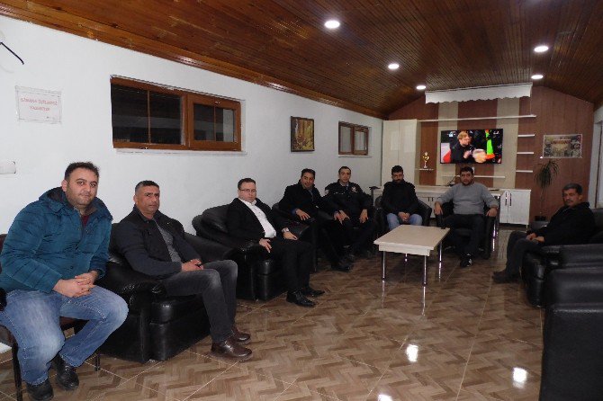 Kaymakam Zadeleroğlu Yeni Yılı Polislerle Karşıladı