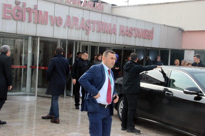 Bakan Kaya Gece Kulübü Saldırısında Yaralananları Ziyaret Etti