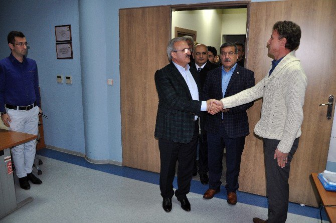 Antalya Valisi, Mobese Merkezinden Antalya’yı İzledi