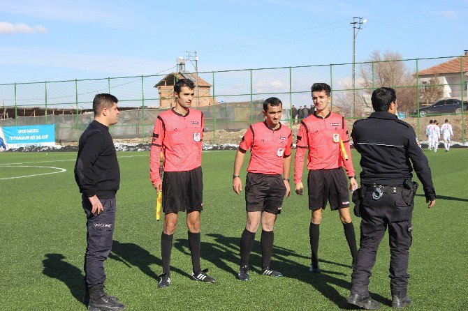 Amatör Maçta Saha Karıştı