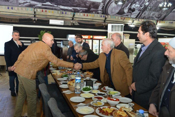 Ali Korkut, Mahalle Muhtarlarıyla Bir Araya Geldi