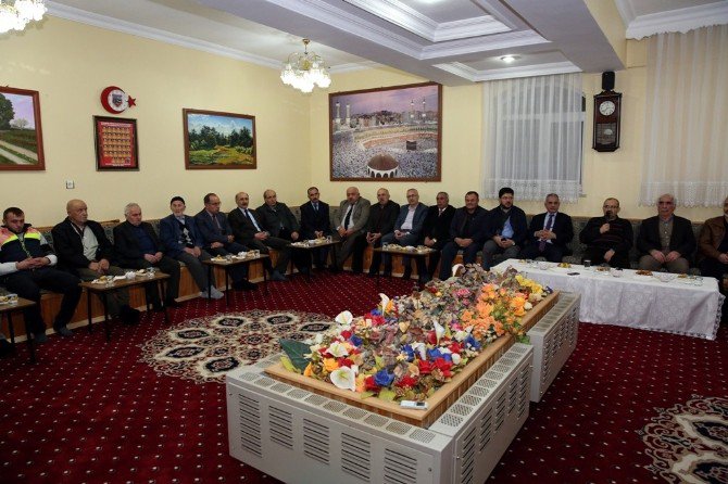 Vali İsmail Ustaoğlu, Veli Şaban Mahallesi Sakinleriyle Bir Araya Geldi