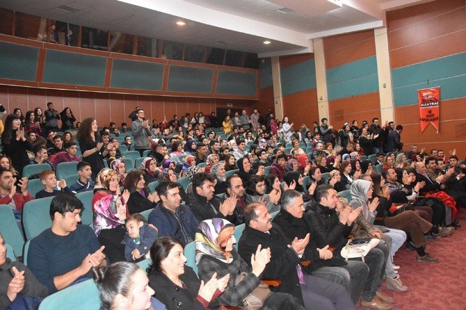 ‘Gadan Alam Gaynanam’ Adlı Oyun Seyirciyle Buluştu