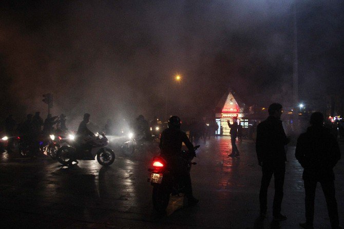 Gaziantep’te Suriyeliler Motosikletlerle Yılbaşını Kutladı