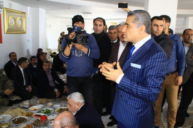 Ak Parti Heyeti Hakkari’de İstanbul’daki Terör Saldırısını Kınadı