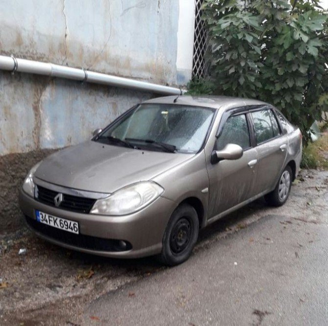 Çaldıkları Otomobilleri 15 Bin Lira Ödeyip Çekiciyle Getirdiler