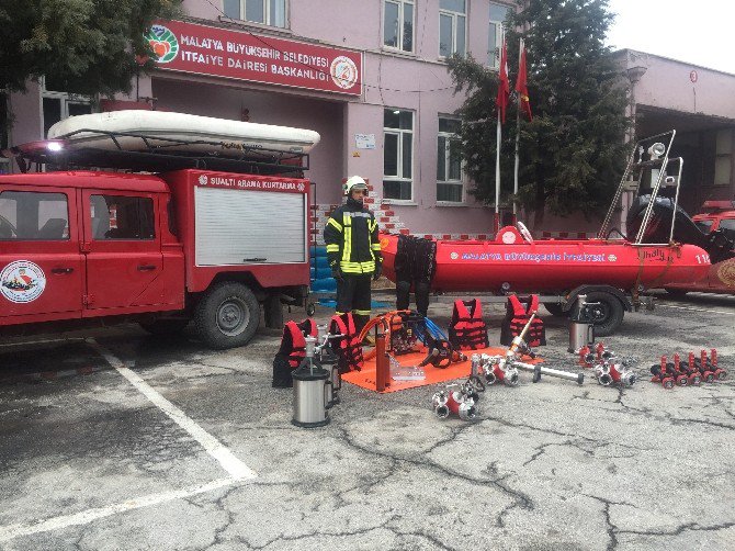 Malatya İtfaiyesine Malzeme Desteği