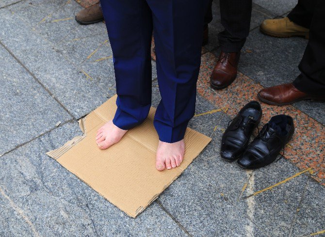 Başkent’te Çıplak Ayakla 2017’nin İlk Eylemi