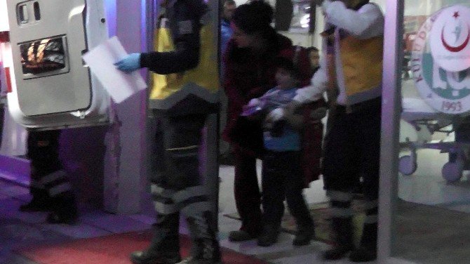 Patlayan Fleks Taşı İki Kişiyi Yaraladı