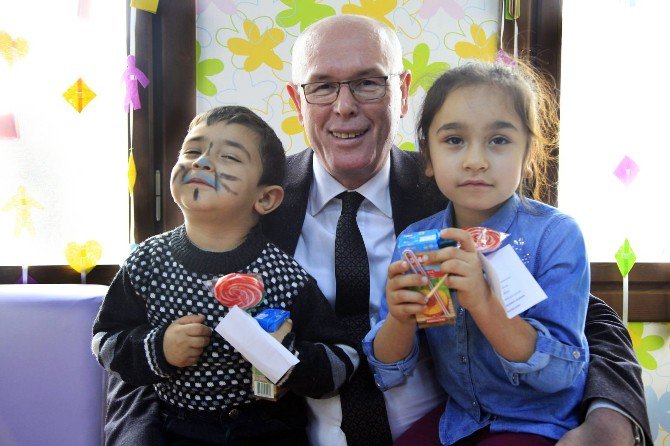 Zeytindalı Çocuk Merkezi’nde Yeni Yıl Eğlencesi