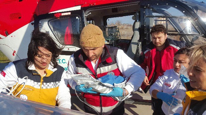 Ambulans Helikopter 2 Günlük Bebek İçin Havalandı