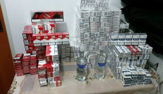 Yolcu Otobüsündeki Valizde Bin 130 Paket Kaçak Sigara Ele Geçirildi