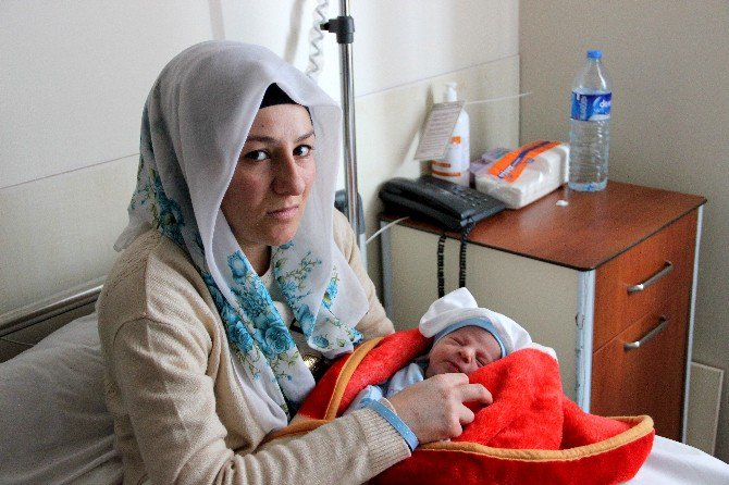 Yeni Yılın İlk Bebeği “Eymen” Oldu