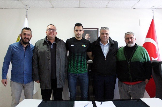 Akhisar Belediyespor Stoperi Çin’den Buldu